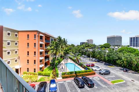 1620 Presidential Way #402, West Palm Beach FL - photo 24 of 43