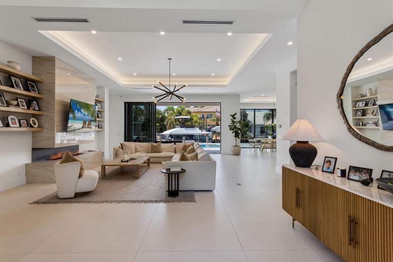 5 bedroom Single Family Residence at 2420 NE 48th Street, Coral Key Villas 5th Sec, Lighthouse Point — photo 5