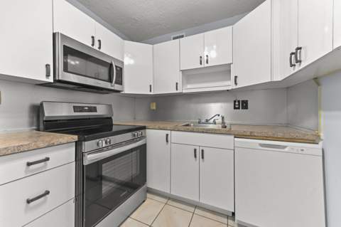 548 Capri L, Delray Beach FL - photo 10 of 36