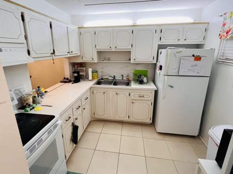 2812 S Garden Drive #206, Lake Worth FL - photo 6 of 12
