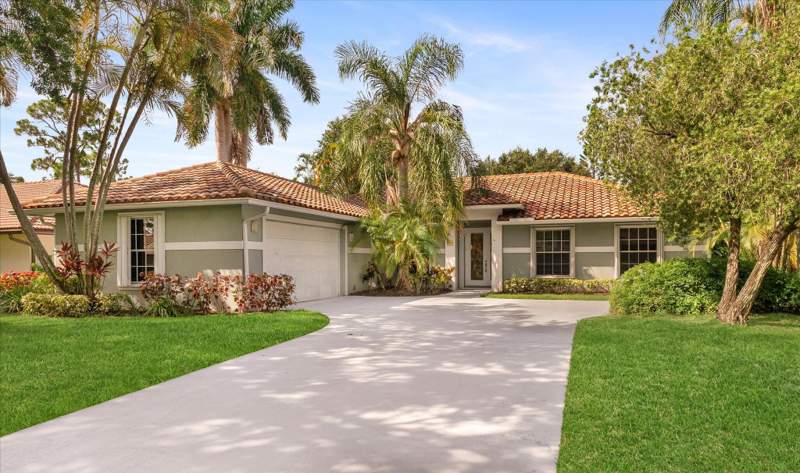 4 bedroom Single Family Residence at 4 Glengary Road, PGA Resort Community 2, Palm Beach Gardens — photo 3