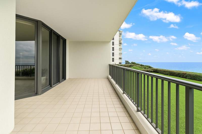 3 bedroom Condominium at 800 Ocean Drive #204, Waterfront On The Ocean At Juno Beach Co, Juno Beach — photo 4