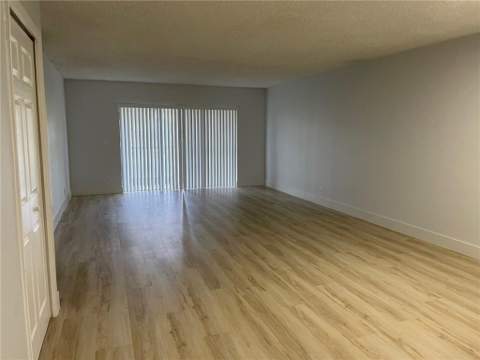 235 Lakeview Drive #102, Weston FL - photo 8 of 29