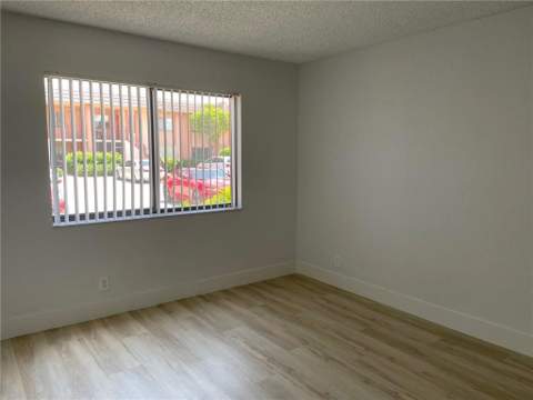 235 Lakeview Drive #102, Weston FL - photo 16 of 29