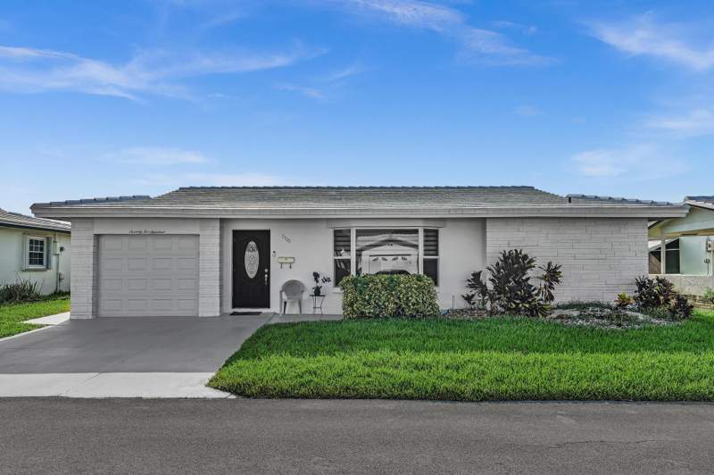 3 bedroom Single Family Residence at 7500 NW 73rd Avenue, Mainlands Of Tamarac Lakes, Tamarac — photo 2