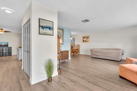 7500 NW 73rd Avenue, Tamarac FL - photo 6 of 55
