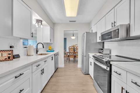 7500 NW 73rd Avenue, Tamarac FL - photo 8 of 55