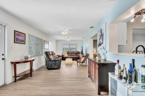 7500 NW 73rd Avenue, Tamarac FL - photo 16 of 55