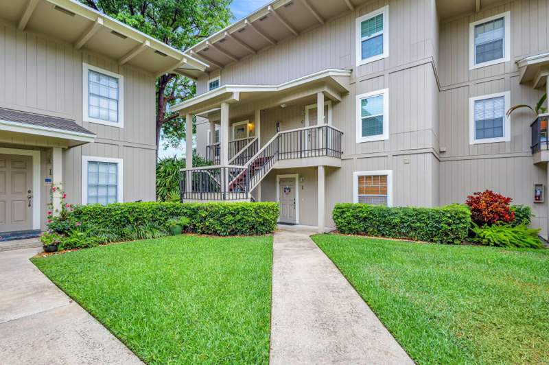 2 bedroom Condominium at 18350 SE Wood Haven Lane #F, Riverbend Condo, Jupiter — photo 2