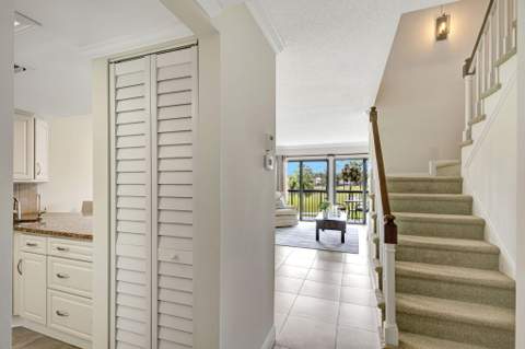 18350 SE Wood Haven Lane #F, Jupiter FL - photo 7 of 34