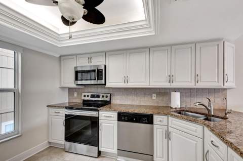 18350 SE Wood Haven Lane #F, Jupiter FL - photo 9 of 34