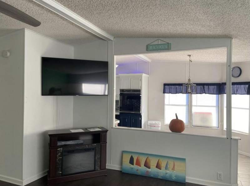 2 bedroom Manufactured Home at 240 Travis Cay Place, tropical isles, Fort Pierce — photo 3