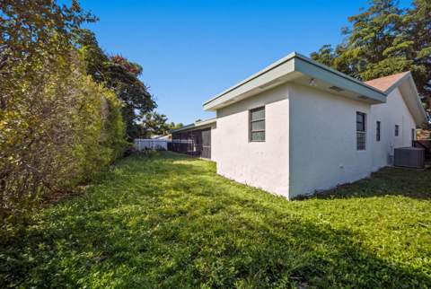 8114 Nutmeg Way, Tamarac FL - photo 24 of 28
