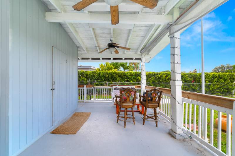 4 bedroom Single Family Residence at 735 Hibiscus Drive, Palm Beach Colony Secs 1 And 2, Royal Palm Beach — photo 3