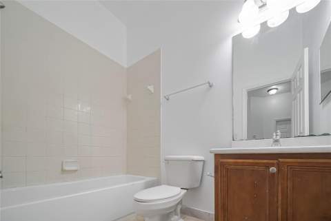 5754 Hampton Hills Boulevard #5754, Tamarac FL - photo 10 of 17
