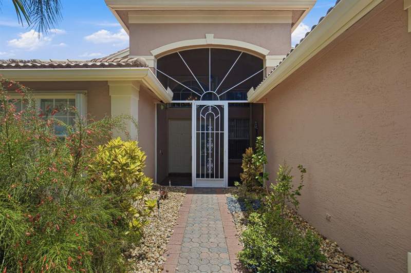 3 bedroom Single Family Residence at 7639 Tarpon Cove Circle, Valencia Shores, Lake Worth — photo 3