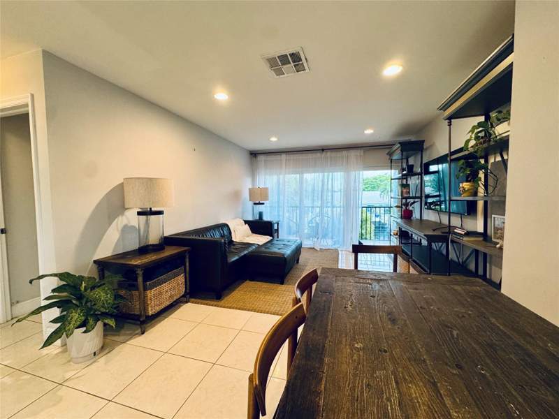 1 bedroom Condominium at 2801 NE 33rd Court #206, Chateau Terese Condominium, Fort Lauderdale — photo 3