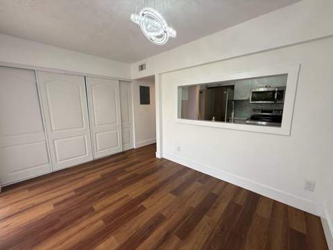 5140 Elmhurst Road #B, West Palm Beach FL - photo 7 of 23