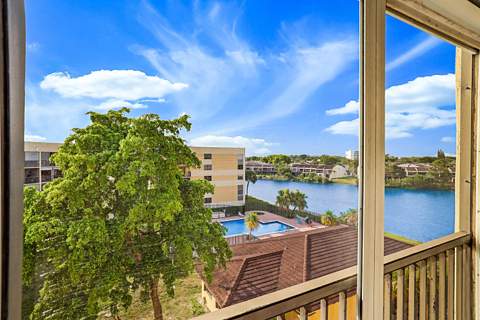 6475 W Oakland Park Boulevard #505, Lauderhill FL - photo 23 of 34