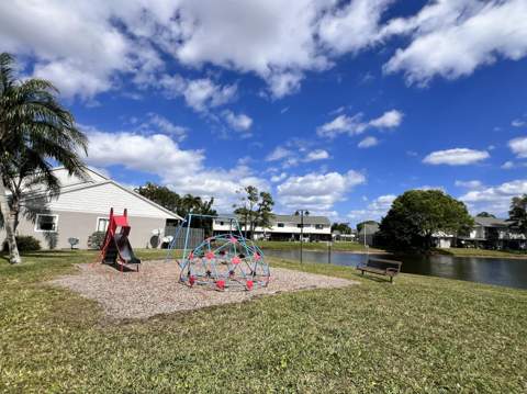 2606 Canalside Drive, Greenacres FL - photo 9 of 32