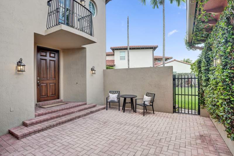 5 bedroom Single Family Residence at 8279 NW 122nd Lane, Heron Bay - Banyan Isles, Parkland — photo 4