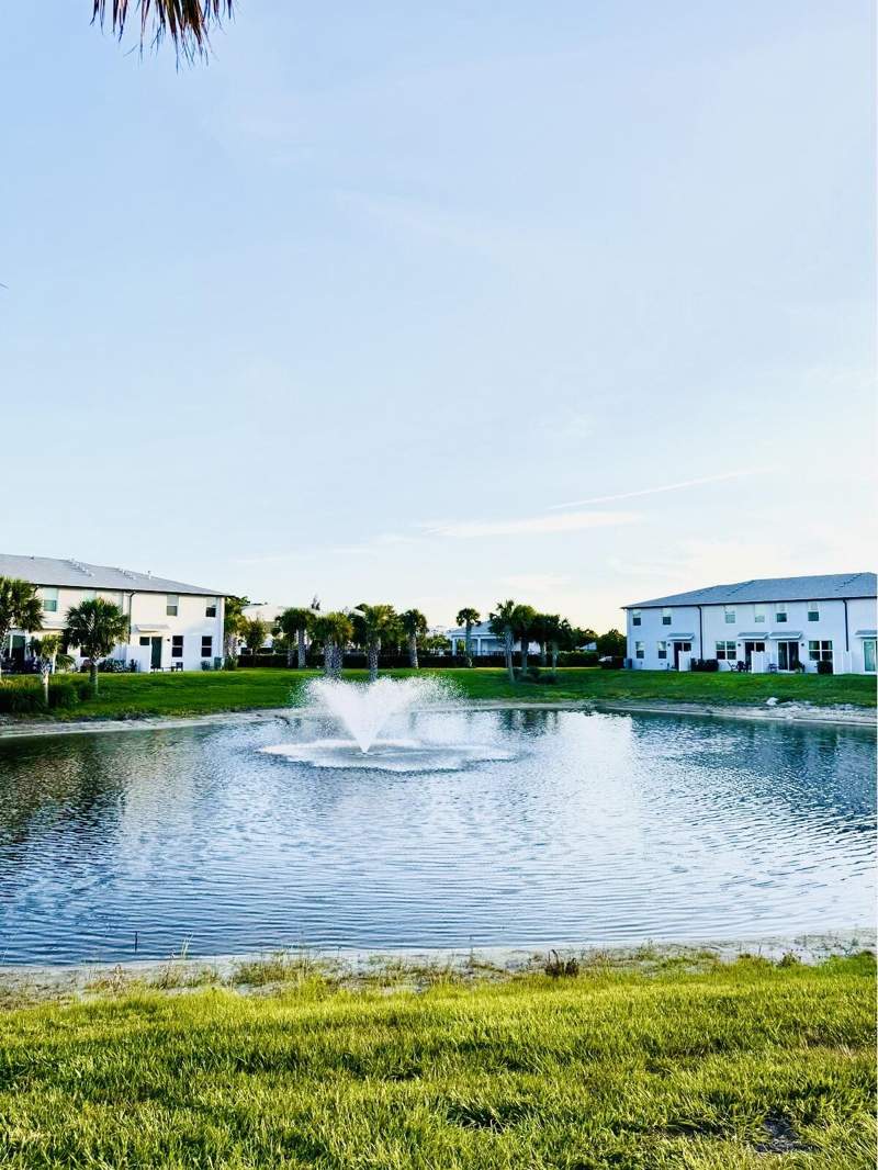3 bedroom Townhouse at 5677 Mentmore Drive #5677, Enclave At Mangonia Park, Mangonia Park — photo 2
