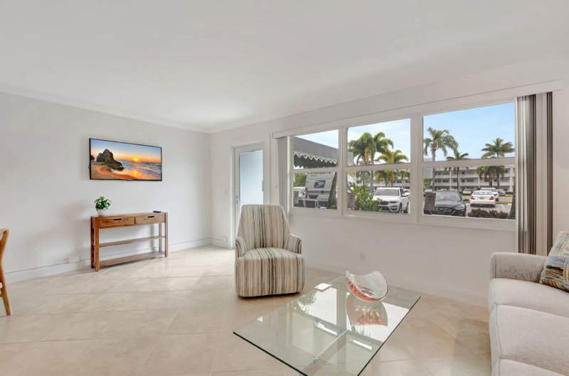 1 bedroom Condominium at 1072 Yarmouth Drive, Yarmouth At Century Village Condo, Boca Raton — photo 2