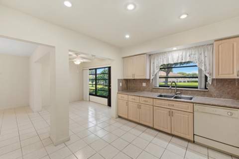 4675 Robinwood Circle #A, Boynton Beach FL - photo 15 of 31