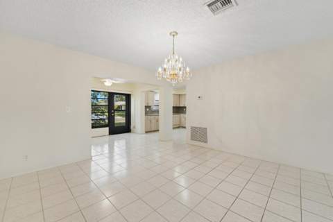 4675 Robinwood Circle #A, Boynton Beach FL - photo 6 of 31