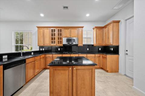 1049 Vintner Boulevard, Palm Beach Gardens FL - photo 18 of 77
