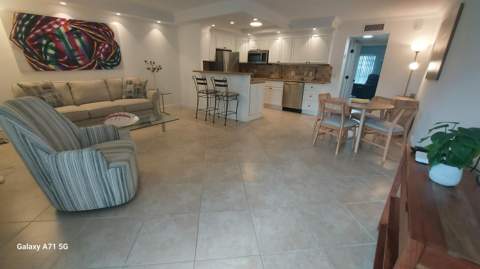 1072 Yarmouth Drive, Boca Raton FL - photo 13 of 46