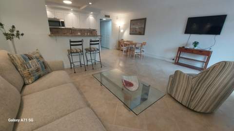 1072 Yarmouth Drive, Boca Raton FL - photo 12 of 46