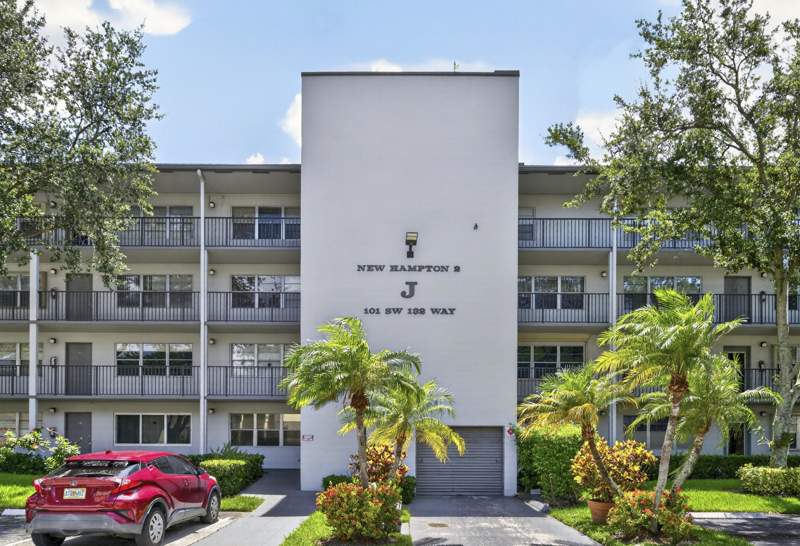 1 bedroom Condominium at 101 SW 132nd Way #215J, New Hampton At Century Village, Pembroke Pines — photo 2
