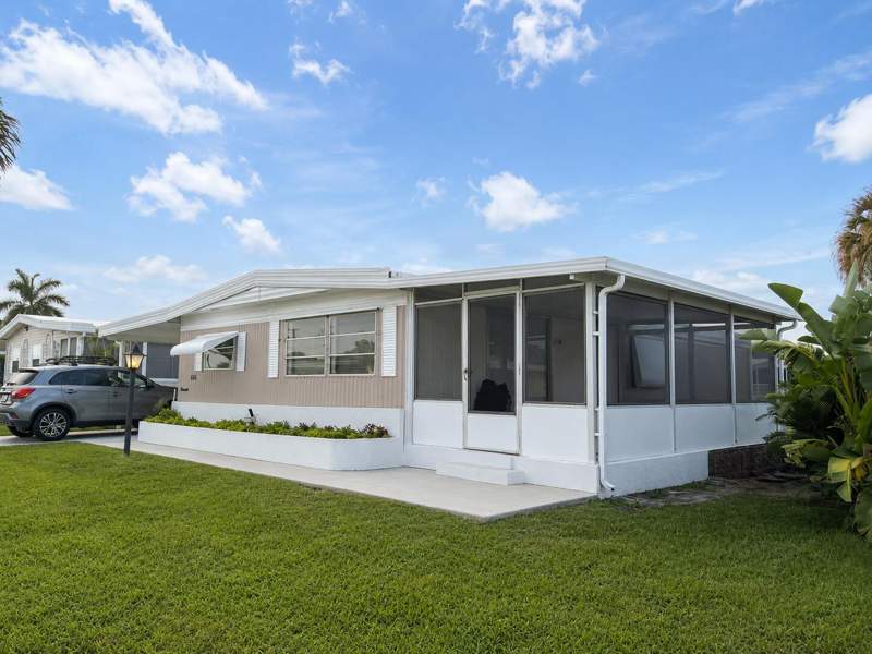 2 bedroom Mobile Home at 656 Sun Ray Court, Sunny South Estates, Boynton Beach — photo 3