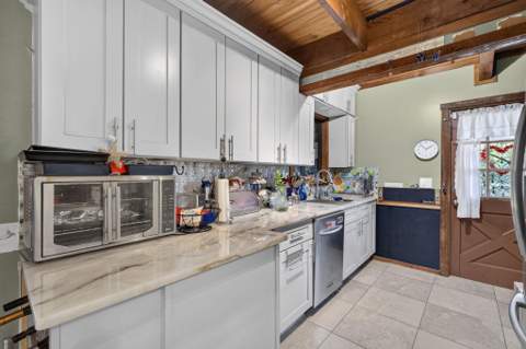 5707 Spruce Drive, Fort Pierce FL - photo 7 of 47