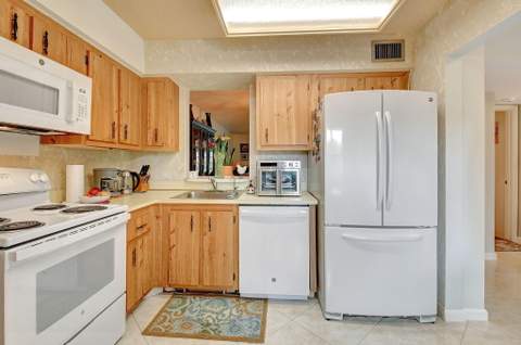 14773 Cumberland Drive #102 D, Delray Beach FL - photo 6 of 39