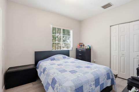 1702 SW 81st Terrace, North Lauderdale FL - photo 12 of 20