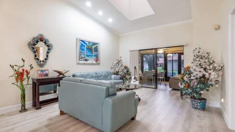 6353 Royal Manor Circle, Delray Beach FL - photo 19 of 32