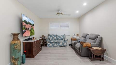 6353 Royal Manor Circle, Delray Beach FL - photo 11 of 32