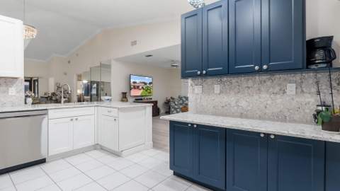 6353 Royal Manor Circle, Delray Beach FL - photo 7 of 32