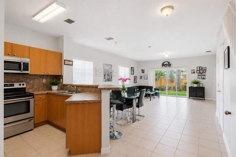 3 bedroom Townhouse at 1702 SW 81st Terrace, Mediterania, North Lauderdale — photo 3