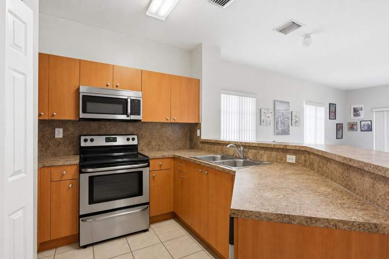 3 bedroom Townhouse at 1702 SW 81st Terrace, Mediterania, North Lauderdale — photo 2