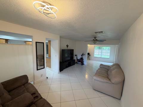 10241 Sleepy Brook Way, Boca Raton FL - photo 7 of 57