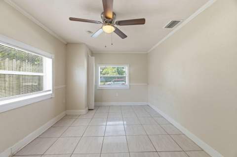 4888 Prince Drive, Lake Worth Beach FL - photo 11 of 30