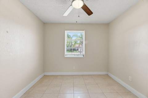 4888 Prince Drive, Lake Worth Beach FL - photo 18 of 30
