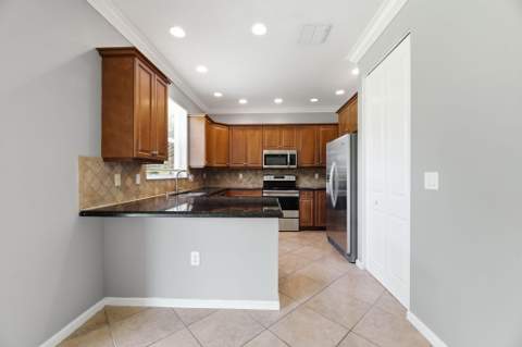 2709 Pienza Circle, Royal Palm Beach FL - photo 15 of 38