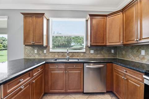 2709 Pienza Circle, Royal Palm Beach FL - photo 18 of 38
