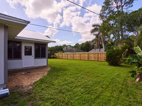 672 SW Ewing Avenue, Port St. Lucie FL - photo 18 of 25