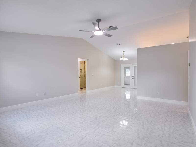 3 bedroom Single Family Residence at 672 SW Ewing Avenue, Port St Lucie, Port St. Lucie — photo 4