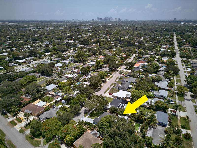 4 bedroom Single Family Residence at 3220 SW 16th Court, Riverland Village Sec 1-Replat, Fort Lauderdale — photo 5